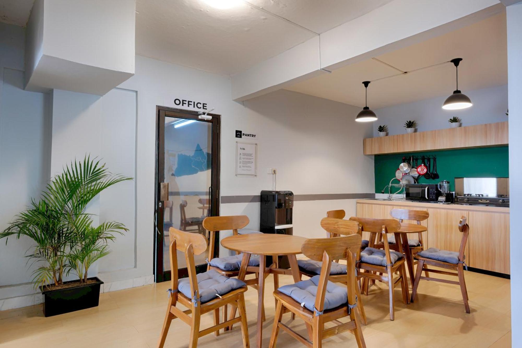 Hubs Hostel Yogyakarta Exterior foto